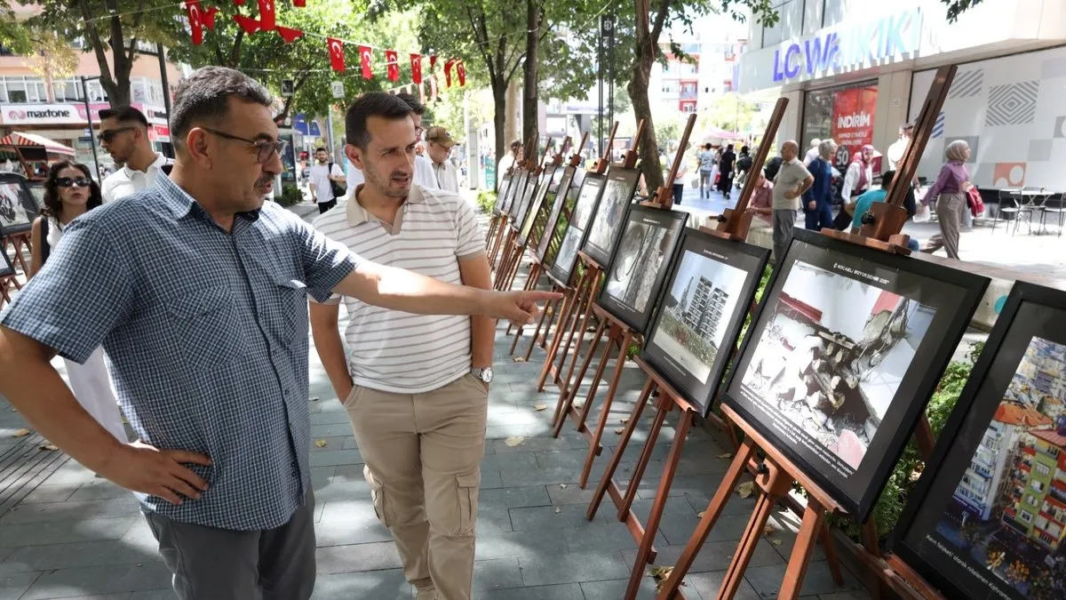 17 Ağustos ve 6 Şubat depremleri fotoğraflarla anıldı