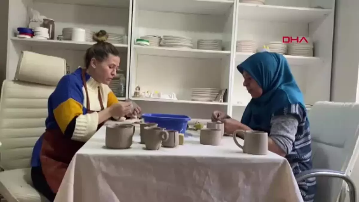 Merve ve Nuran Bekket: Anne Kız Seramik Atölyesi Kurdu