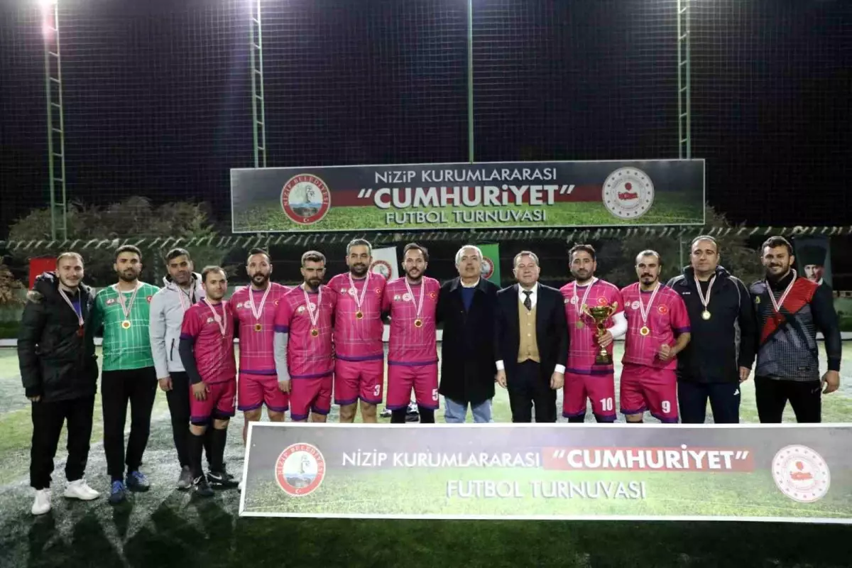 Nizip’te Cumhuriyet Futbol Turnuvası Coşkuyla Tamamlandı